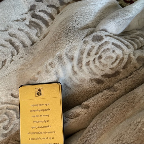 Luxurious Iceberg Laser Cut Perl Sheared Mink Fur Jacket/Cape Style Jacket NWT🏷️ - Picture 11 of 12